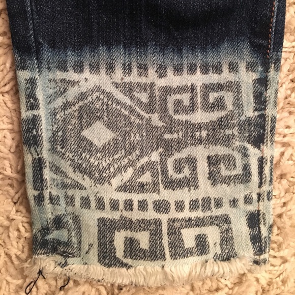 Current Elliot jeans with distressed tribal hem - Picture 2 of 3